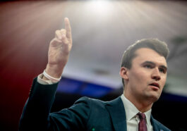 Charlie Kirk Dikabarkan Tewas Ditembak di Depan Ribuan Penonton